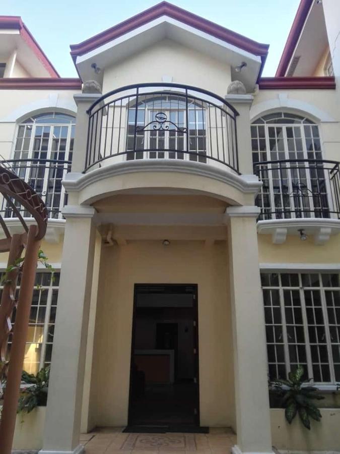 Mang Ben Dormitory Quezon City Buitenkant foto